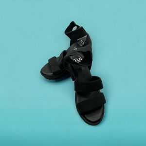 Madden NYC Women's Soho Lug Sole Platform Sandals Heels Size 6 Black